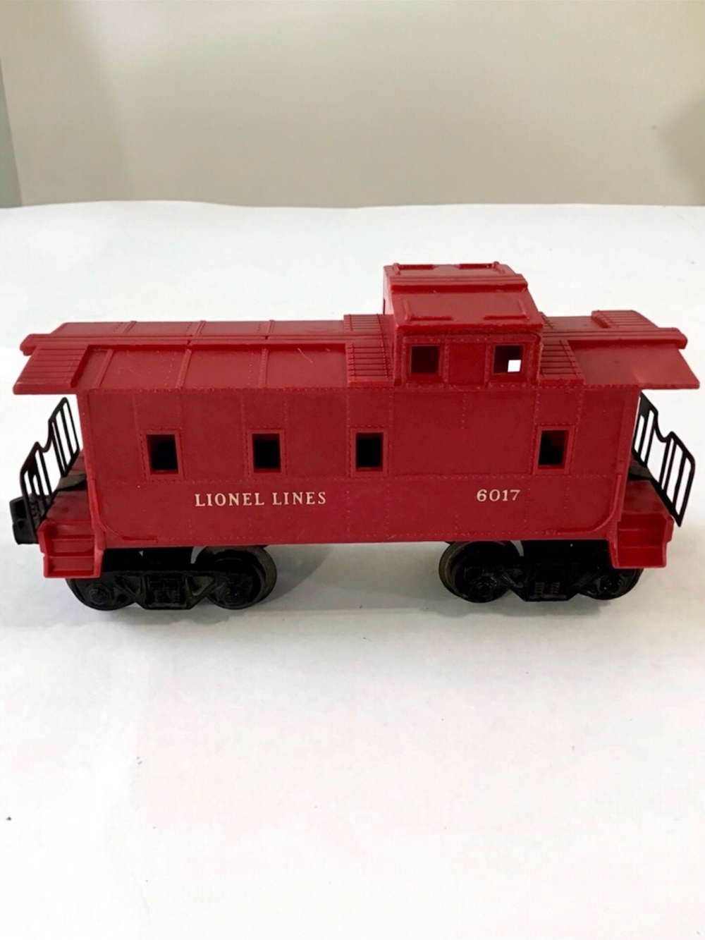 Vintage Lionel Lines Red Caboose 6017 O Gauge Train Car Model Railroad